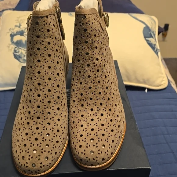 Cole Haan Women's Tan Ankle Boots - Picture 4 of 5